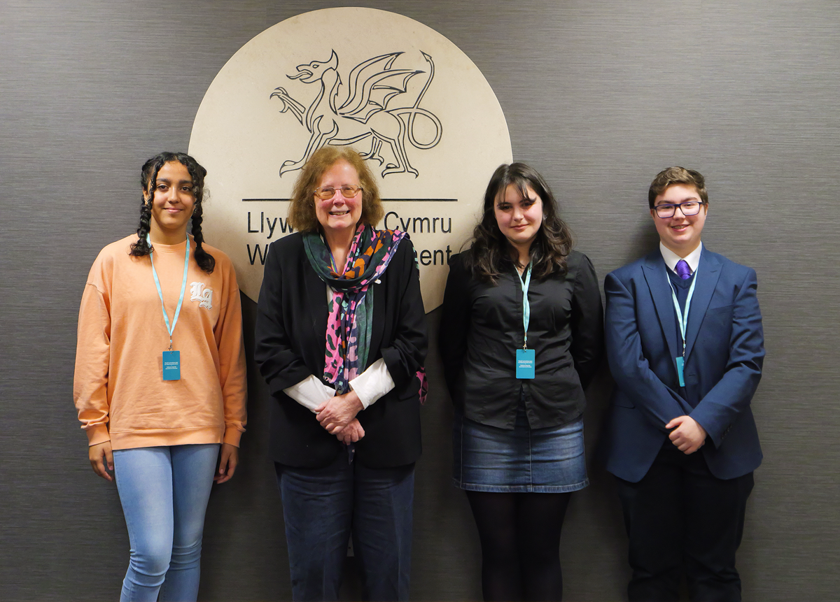 Deputy Minister for Social Services Julie Morgan with some of the Young Wales volunteer researchers