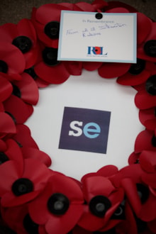 Poppy wreath with Southeastern logo: Poppy wreath with Southeastern logo