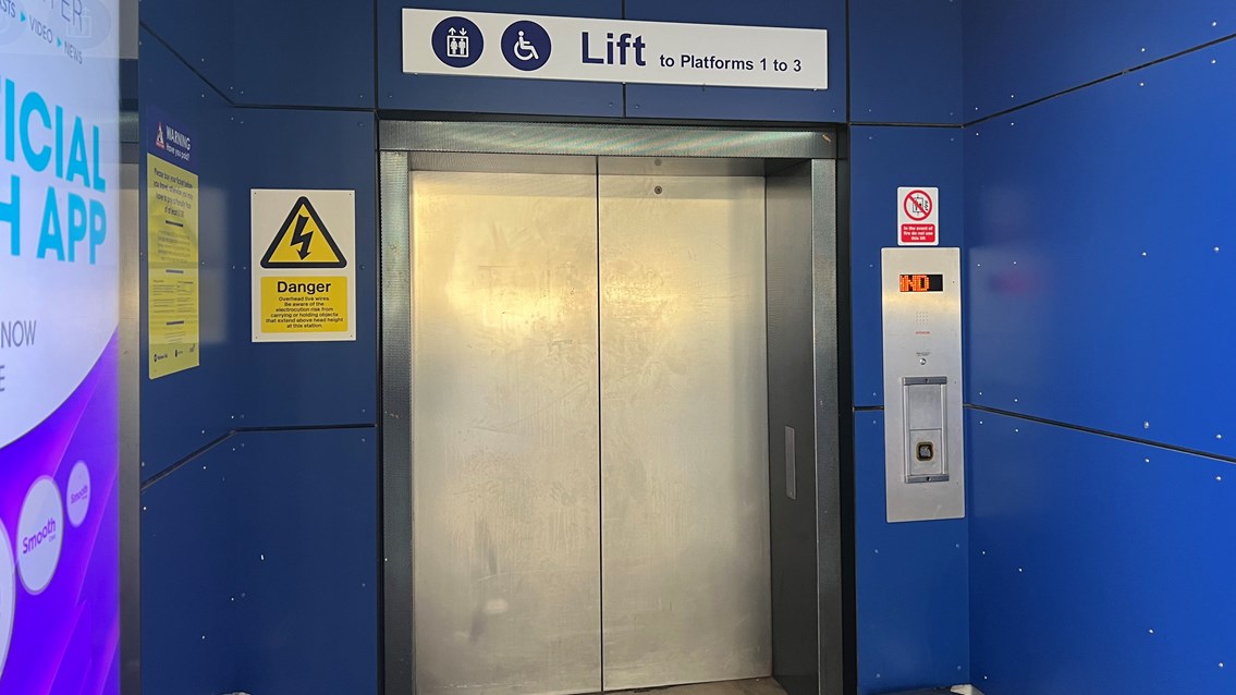 Bolton lift
