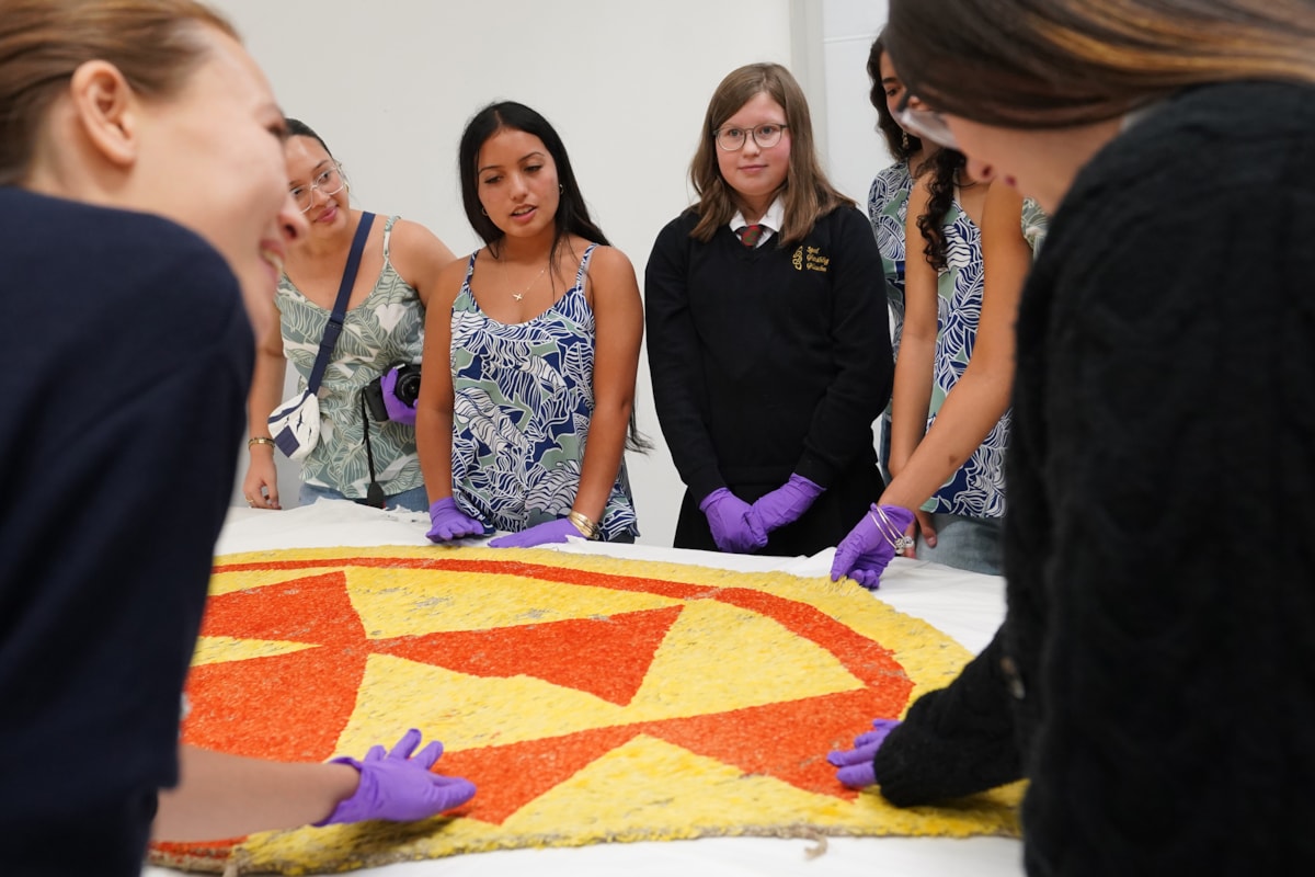 Pupils from Kamehameha school in Hawai'i and Glasgow's Gaelic High School meet at the National Museum of Scotland (Credit Stewart Attwood)