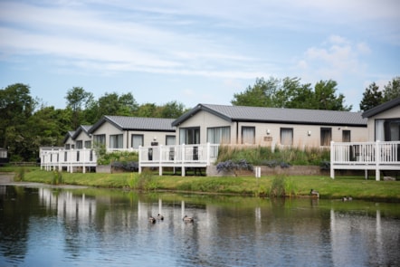 Caravan lake view at Lakeland