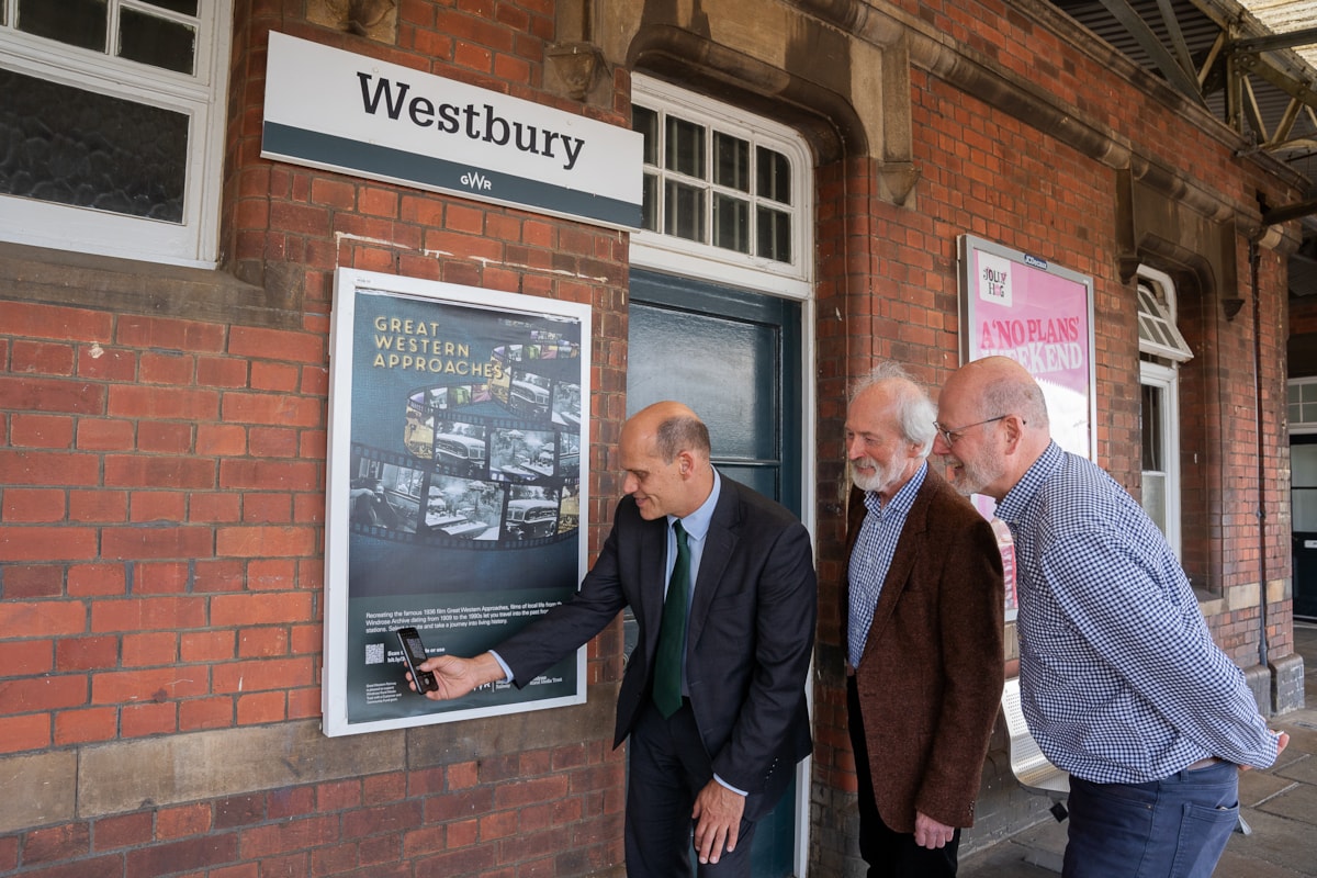 SWNS GWR WESTBURY-38