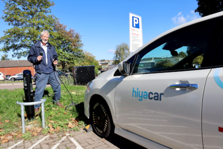 Cllr McFarling with Hiyacar charger