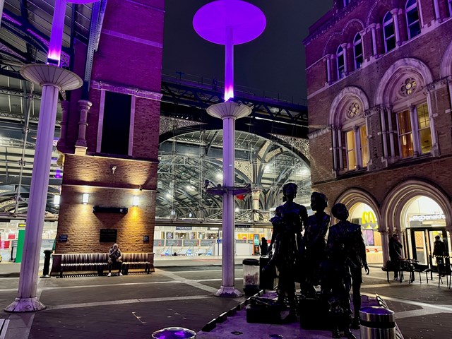 Liverpool Street lights up to mark Holocaust Memorial Day and remember its role in a remarkable rescue: 2022 KindertransportMemorial2