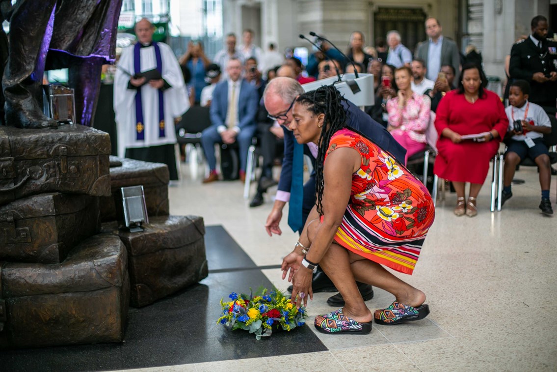 Andrew Haines & Sharon Salmon of Network Rail lay a wreath at the National Windrush Monument