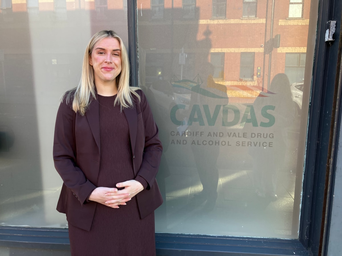 MMHWB outside CAVDAS offices in Barry with sign-2