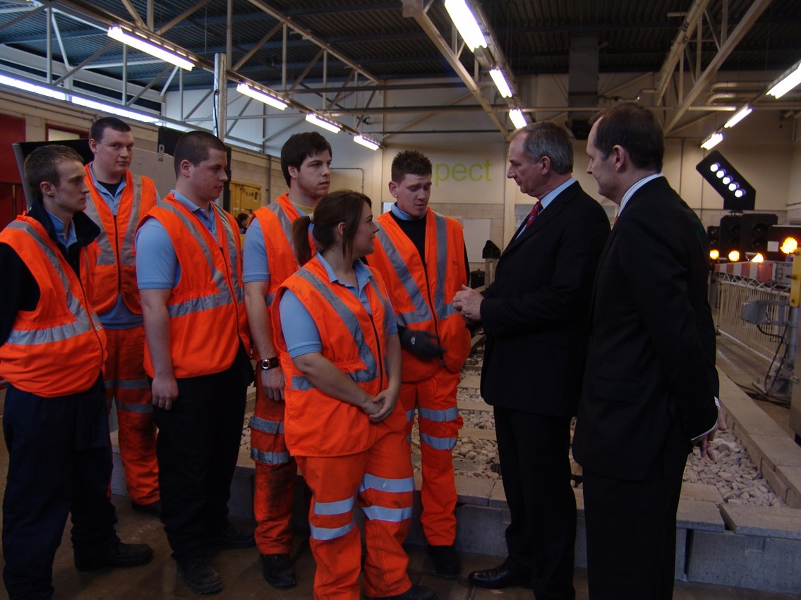 Transport Secretary Geoff Hoon Network Rail chief executive Iain Coucher visit  Network Rail's apprentice training centre, Gosport 002: Transport Secretary Geoff Hoon and Network Rail chief executive Iain Coucher visit Network Rail's apprentice training centre, Gosport 001