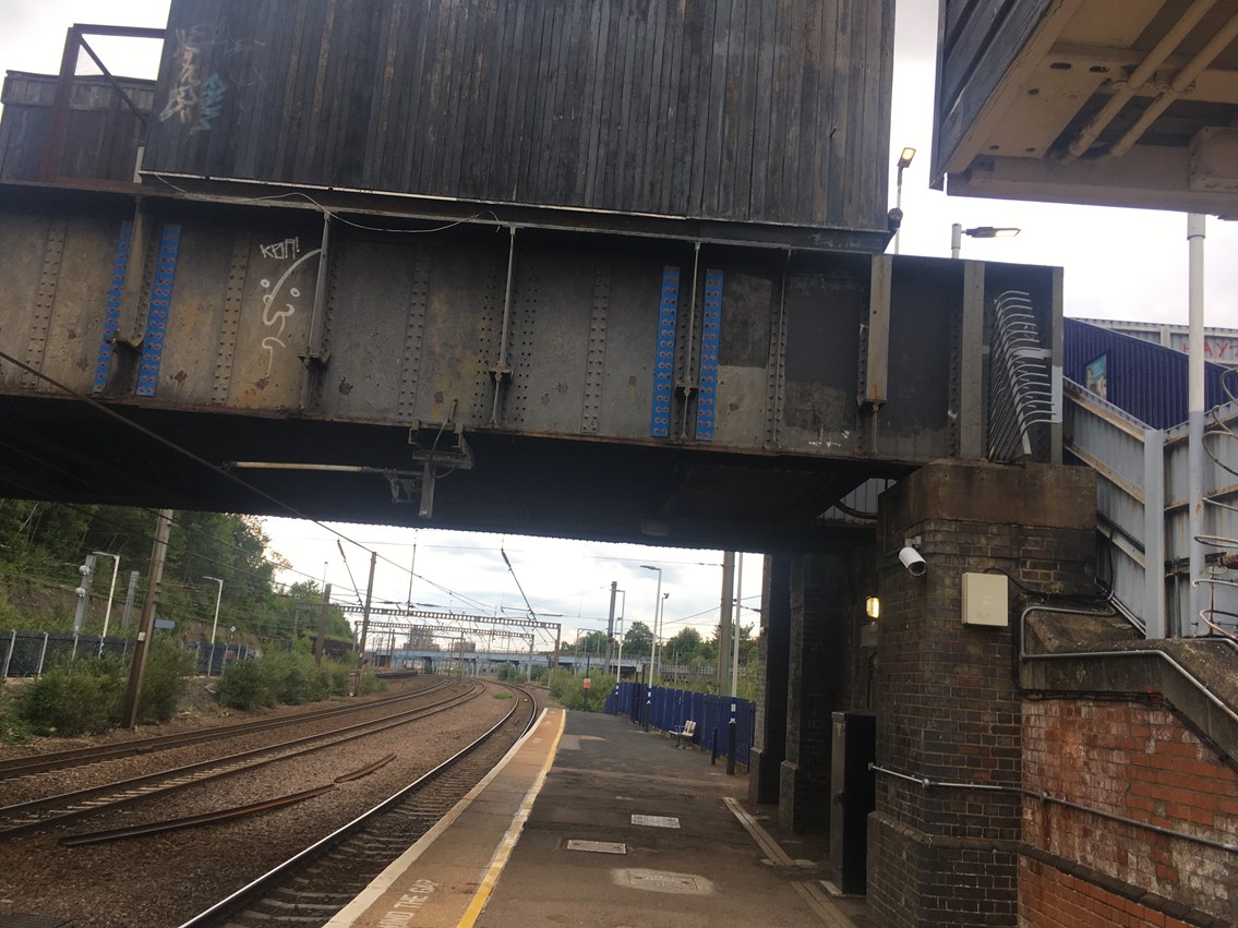 Footbridge at Harringay station