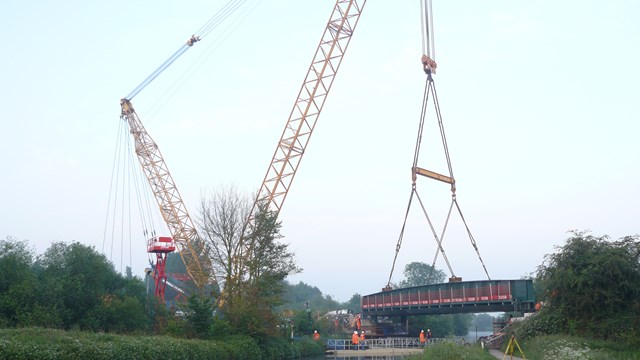 Selby canal bridge: Bridge is lifted into place by 1200 tonne crane