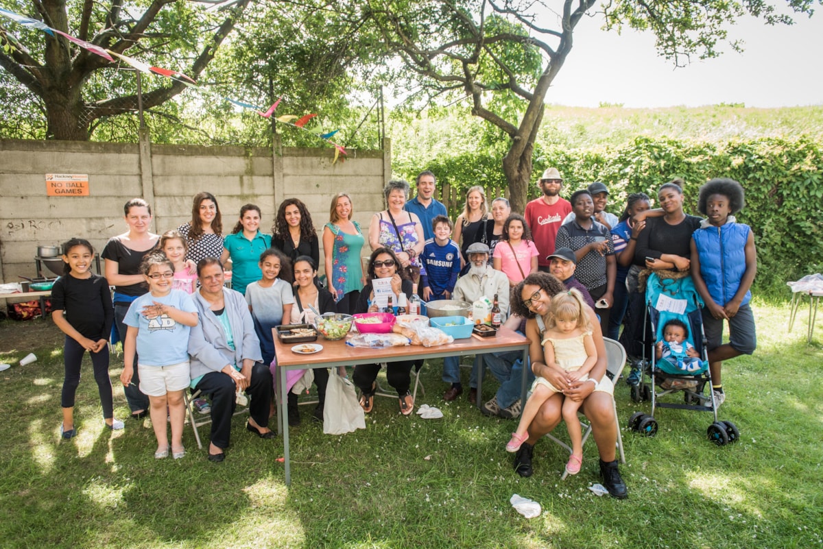 residentsatlordshipnorthestatebiglunchdayevent.jpg