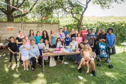 residentsatlordshipnorthestatebiglunchdayevent.jpg