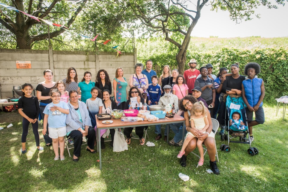 residentsatlordshipnorthestatebiglunchdayevent.jpg