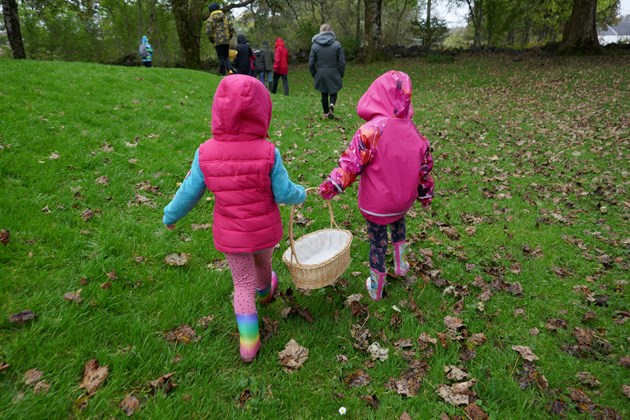 Foraging festival returns for 2021 with exciting in-person and online events: Foraging fortnight - credit Pete Moore-NatureScot
