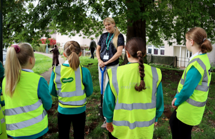 Climate officer talking to Severnbanks students