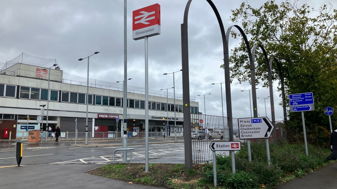 Network Rail apologises to passengers as Gloucester line closure extended by a day to allow for completion of essential signalling upgrade: Gloucester station-2