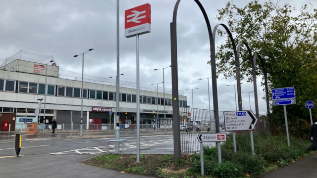 Network Rail apologises to passengers as Gloucester line closure extended by a day to allow for completion of essential signalling upgrade: Gloucester station-2