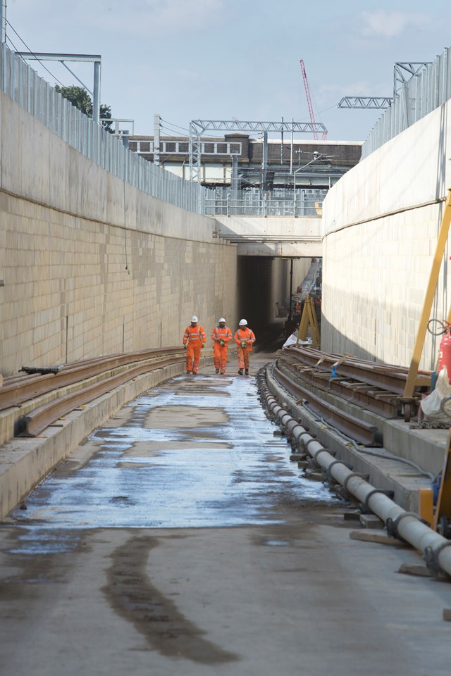 Contstruction of new diveunder at Acton 210013: Crossrail