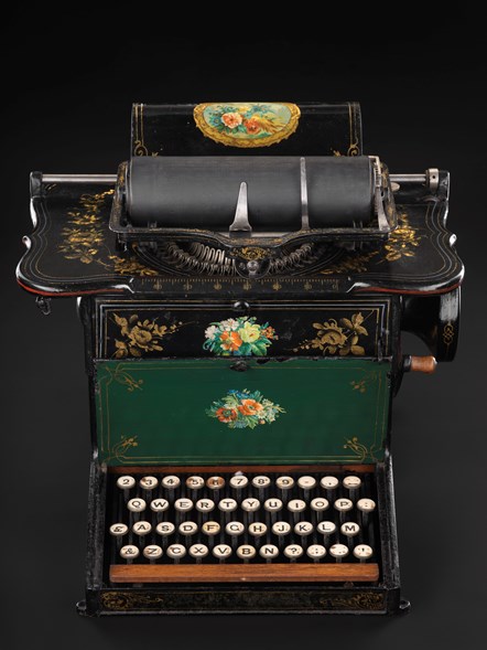 Sholes and Glidden typewriter c. 1875 (2)