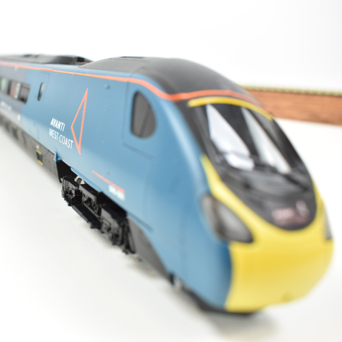 Images - Avanti Hornby rail set for auction for children's charity