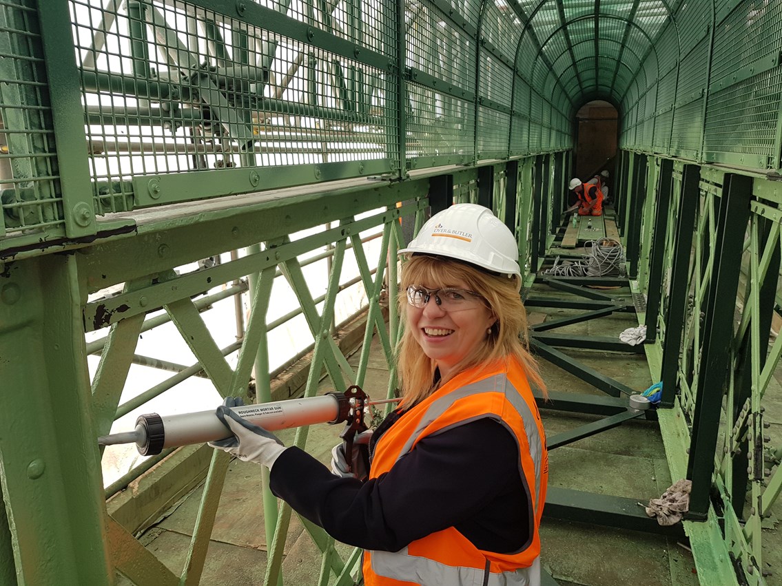 Lewes MP helps Network Rail's restoration of 120-year-old footbridge: 20180907 121937