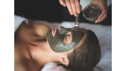 Spa treatment face mask