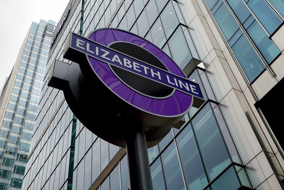 Full peak Elizabeth line timetable introduced as railway celebrates remarkable success in its first year: canary-wharf-roundel