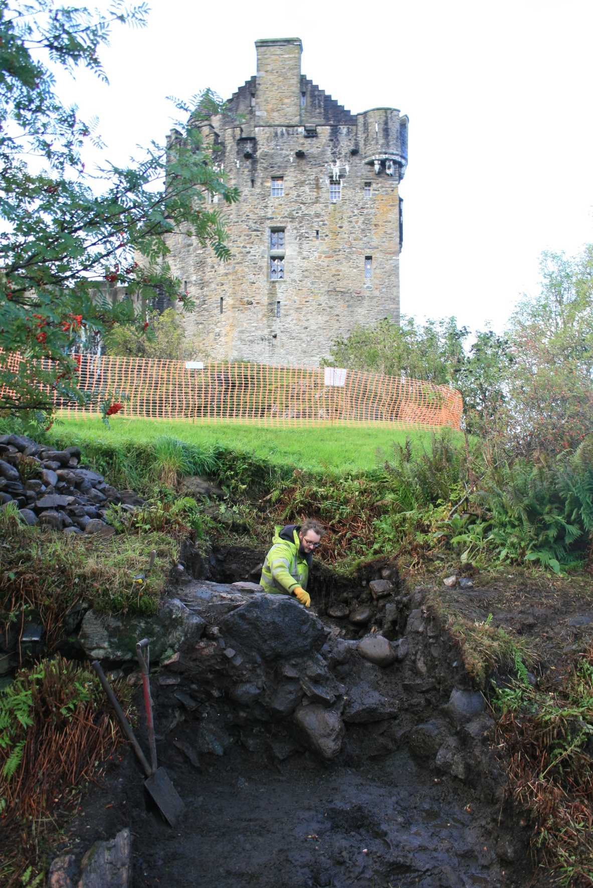 Eilean Donan Castle curtain wall excavation. Image copyright FAS Heritage