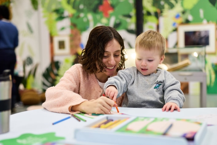 Visitors in 'Story Explorers', Leeds Central Library © British Library Board, photo by David Lindsay 6: Visitors in 'Story Explorers', Leeds Central Library © British Library Board, photo by David Lindsay 6