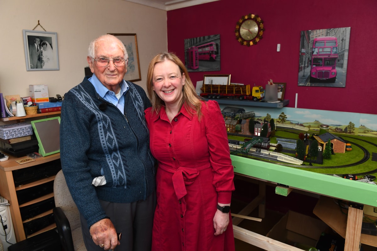 Mr Nicholls and Cabinet Secretary for Housing and Local Government, Jayne Bryant (2)
