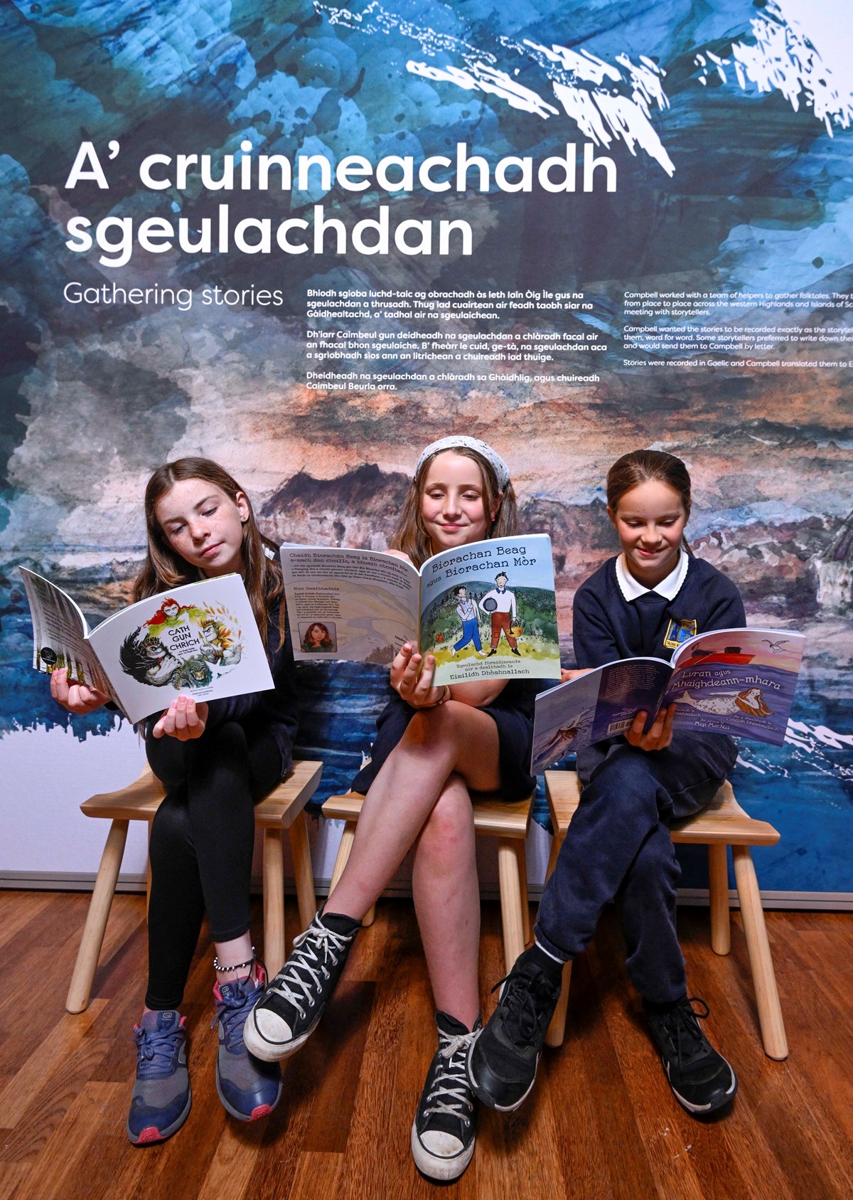 P6 pupils from Bun-sgoil Taobh na Pàirce, Edinburgh check out Gaelic tales at the National Library of Scotland. Credit: Neil Hanna