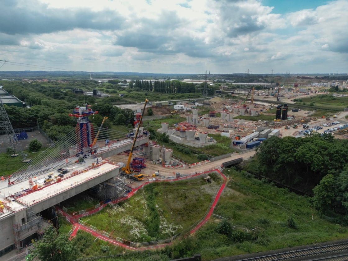 A giant cantilever structure, used in the UK for the first time, has built the first section of HS2’s 472 metre River Tame West Viaducts.