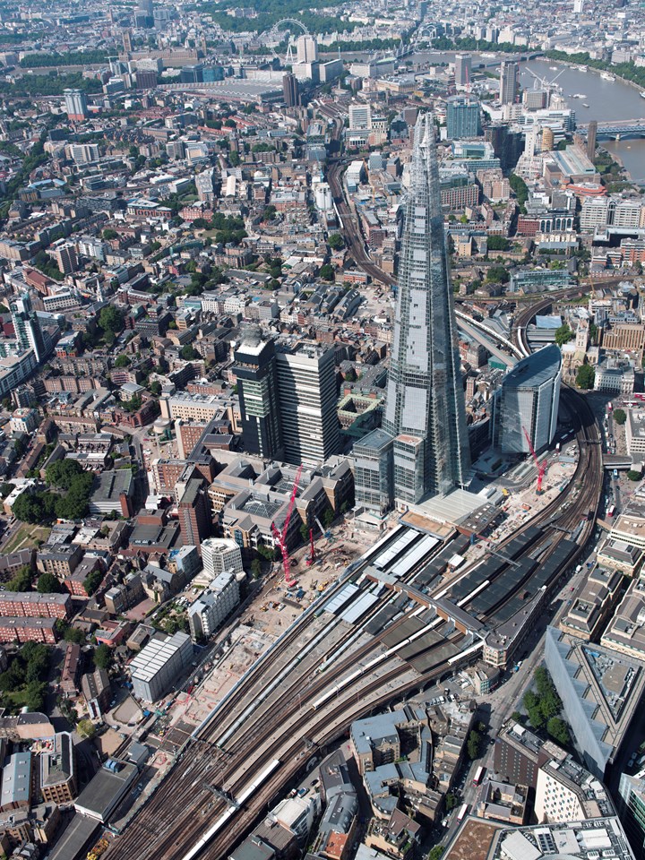 Thameslink Programme - Old aerial picture of London Bridge (2013): This is London Bridge as it was in summer 2013 - with construction centred on the south of the station (to the left of the picture). Thameslink Programme