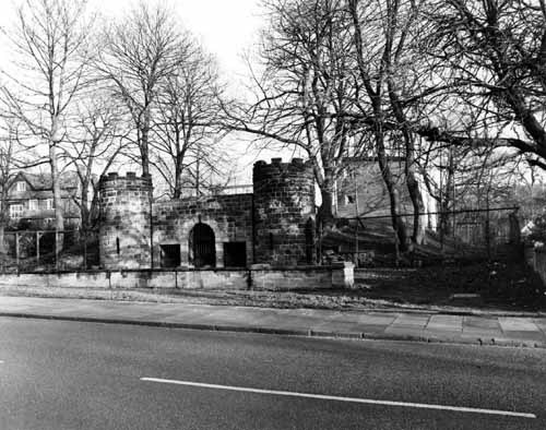 A Garden Through Time: The old bear pit which still stands today and was once part of the Leeds Zoological and Botanical Gardens.