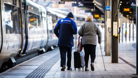 Image shows a customer being helped by a member of Northern staff