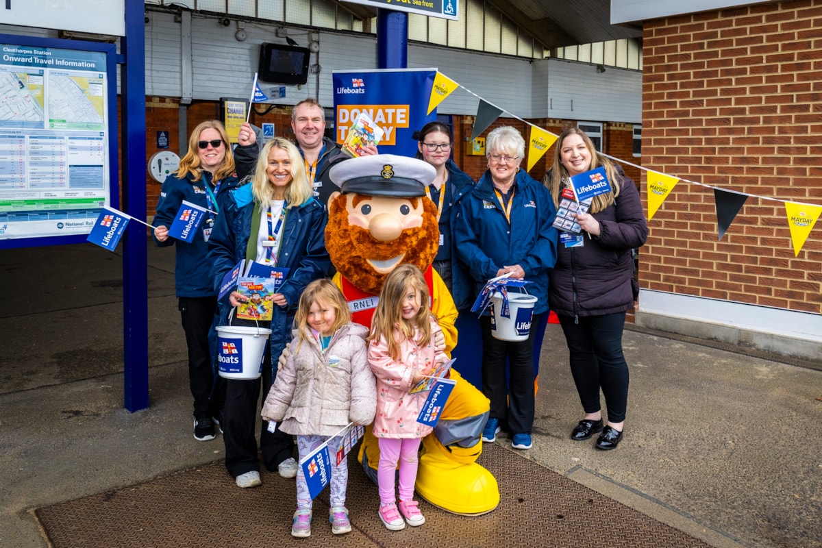 William Clarke dad of the girls names not given RNLI Cleethorpes by Jonny Walton  21