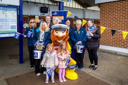 William Clarke dad of the girls names not given RNLI Cleethorpes by Jonny Walton  21