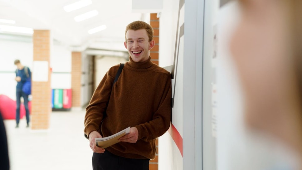 Teen collecting results