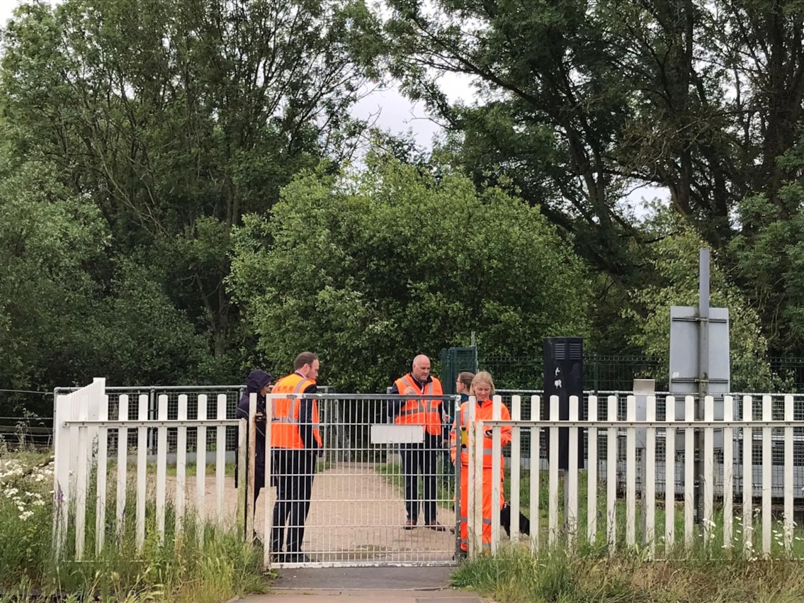 NR and EMR talk to public at Attenborough-2