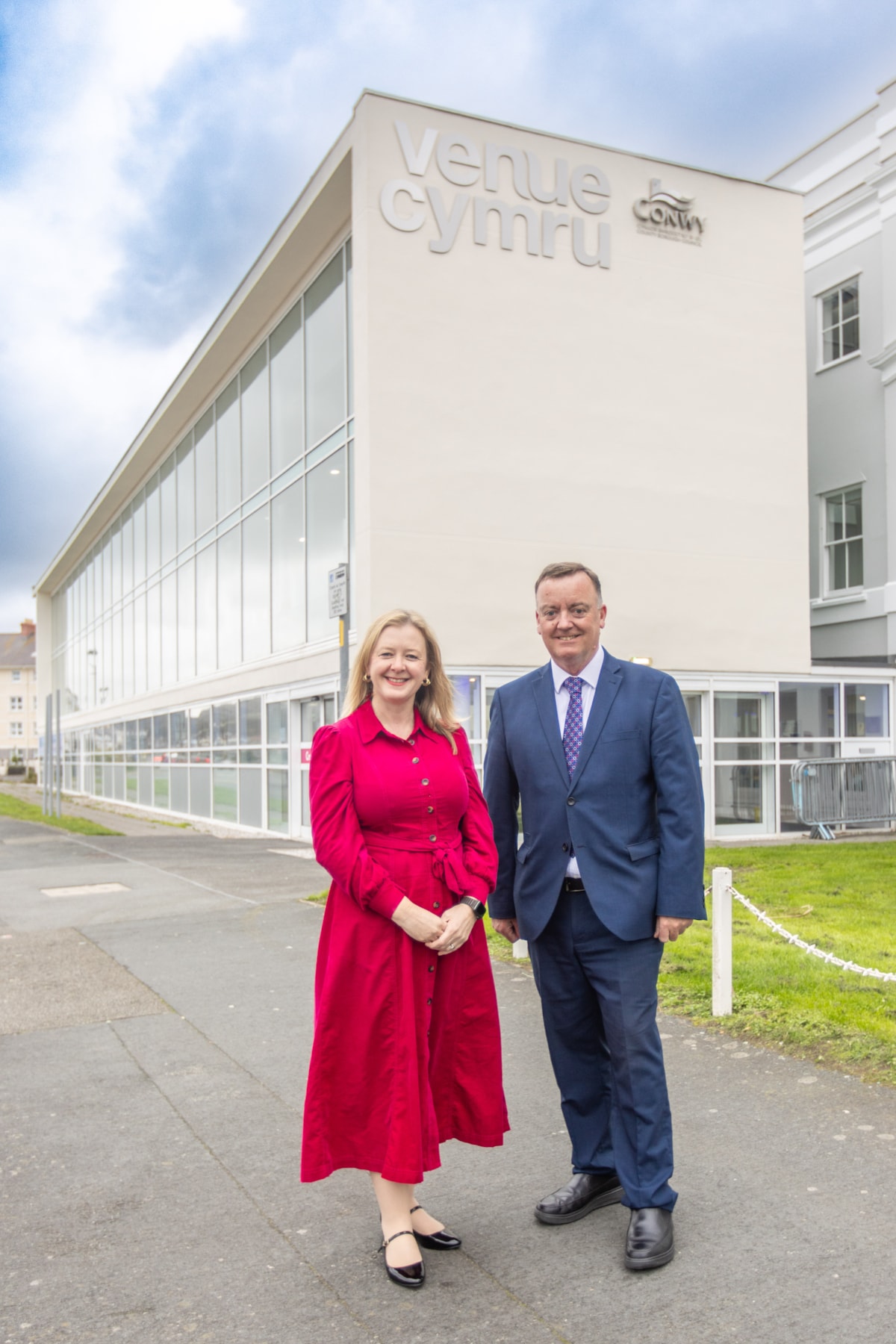 Left to right:
•	Jayne Bryant, Welsh Government Cabinet Secretary for Housing and Local Government
•	Cllr Mike Priestley – Deputy Leader Conwy County Borough Council