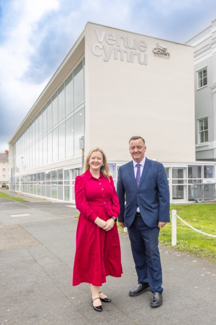 Left to right:
•	Jayne Bryant, Welsh Government Cabinet Secretary for Housing and Local Government
•	Cllr Mike Priestley – Deputy Leader Conwy County Borough Council