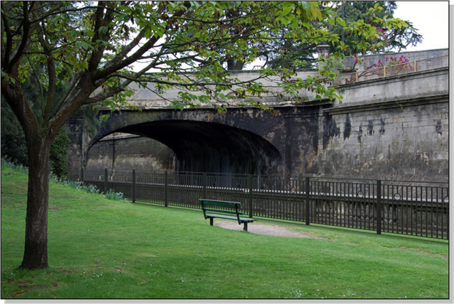 Proposed new fencing for Sydney Gardens - Contemporary style: Community votes for favourite fencing to secure railway at Sydney Gardens in Bath