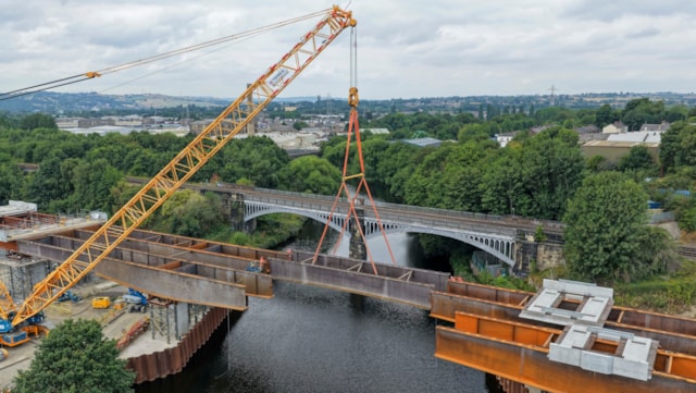 TRU’s Baker Viaduct crosses the River Calder in Ravensthorpe: Ravensthorpe beam installation - River Calder