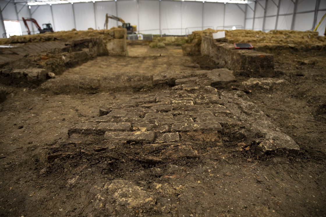 St Mary's Church, Stoke Mandeville, Archaeology: The remains of a medieval church in Stoke Mandeville are being excavated by archaeologists working on the HS2 project.

Tags: Archaeology, St Mary's, Stoke Mandeville