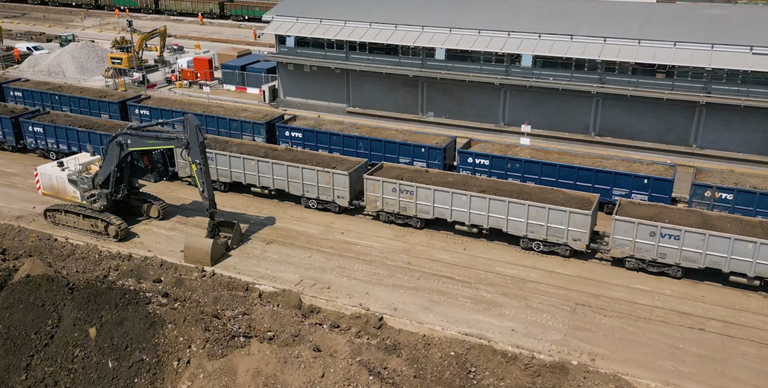 July 2023 Trains being loaded at the HS2 London Logistics Hub