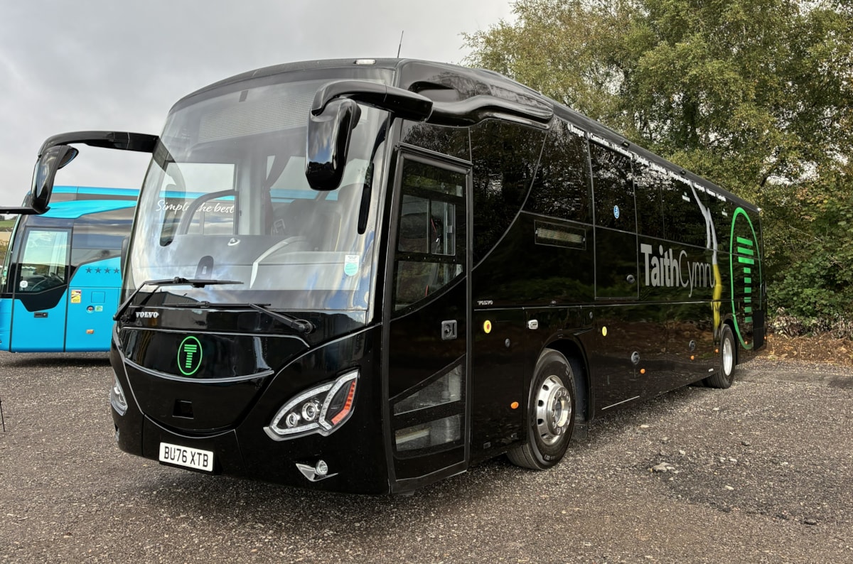Taith Cymru coach 2