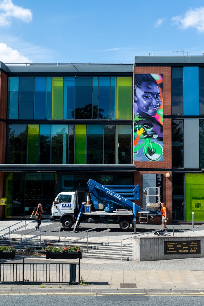 On the Pitch, Off the Pitch Murals: Among the inspiring figures selected to feature in murals are Kadeena Cox (whose mural is pictured here) and Doris Storey. Elsewhere a vibrant mural depicting the city’s rich dance heritage adorns the Northern School of Contemporary Dance and a dynamic piece celebrating the city’s rising skateboarding stars has been unveiled at Leeds Dock.
And a tribute to the Leeds Caribbean Cricket Club is a new feature at Kirkgate Market.