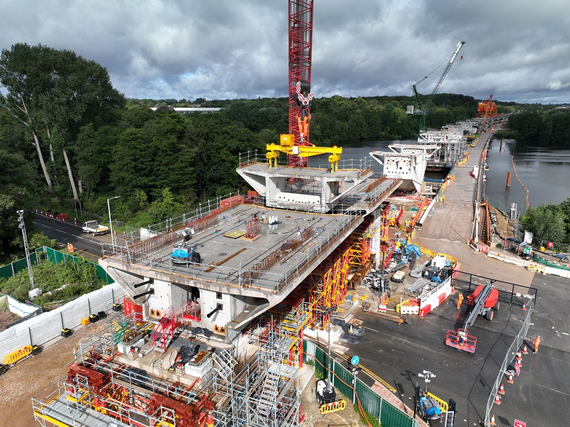 HS2 completes key Colne Valley Viaduct span during three-week road closure: Colne Valley Viaduct over Moorhall Road 5