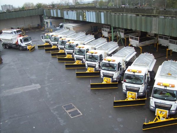 Statement on gritting in and around Leeds last night and this morning: grittingtrucksattheready.jpg