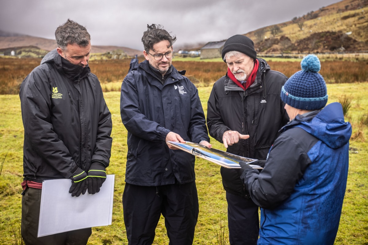 huw-irranca-davies-visit-capel-curig-0336