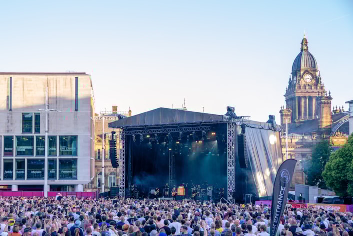 ShedSeven 25 @Mark Ratcliffe (4): Stage and crowd shot as Shed Seven perform on Millennium Square, Leeds (mandatory image credit for Mark Ratcliffe)
